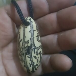 قلادة عود الصليبه